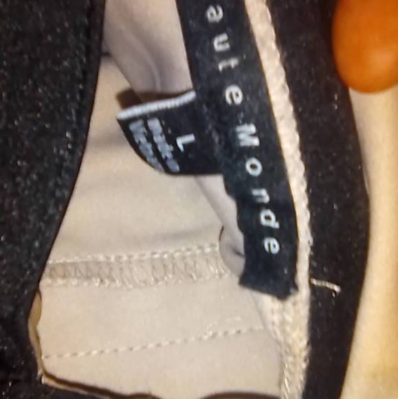 A dress from HAUTE MONDE - Picture 2 of 5